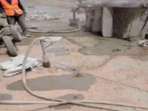 永州水泥混凝土路面板底注浆技术 路面脱空注浆整治方案